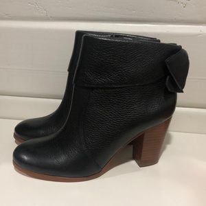 Beautiful black leather Kate spade bow booties